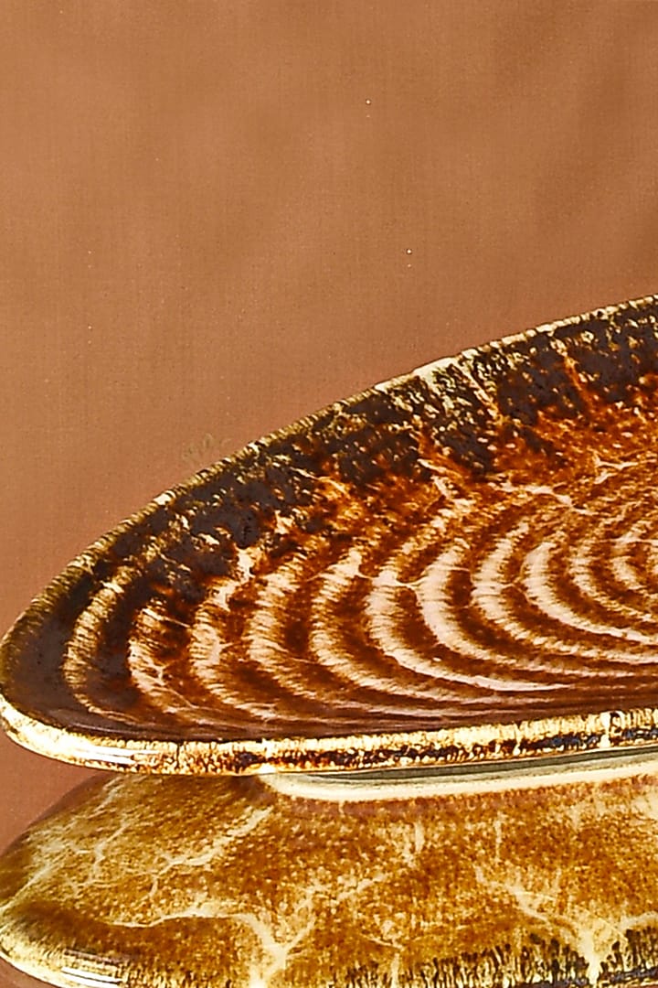 Brown Ceramic Oval Platter by The 7 Dekor at Pernia's Pop Up Shop
