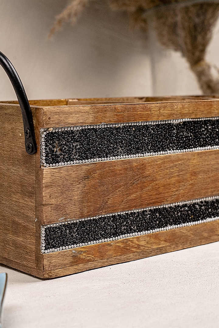Brown & Black Acacia Wood Cutlery Stand by The 7 Dekor at Pernia's Pop Up Shop