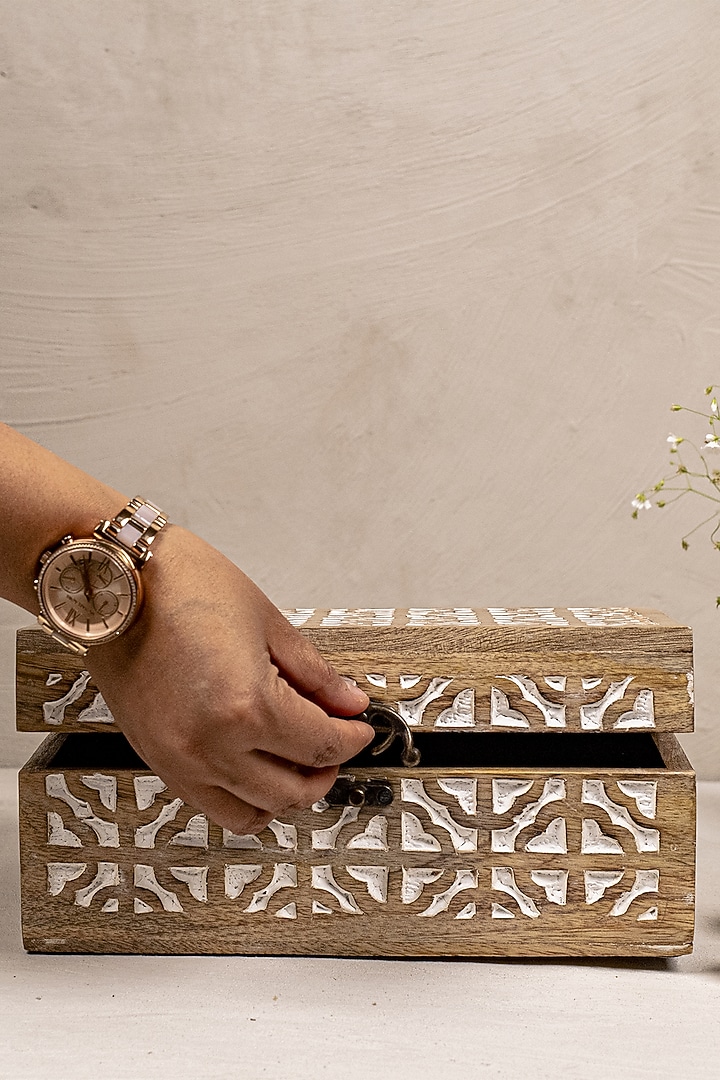 Brown & White Acacia Wooden Multi-Purpose Storage Box by The 7 Dekor at Pernia's Pop Up Shop
