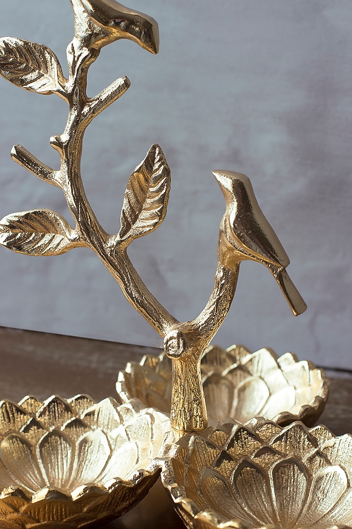 Gold Metal Centerpiece by The 7 DeKor at Pernia's Pop Up Shop