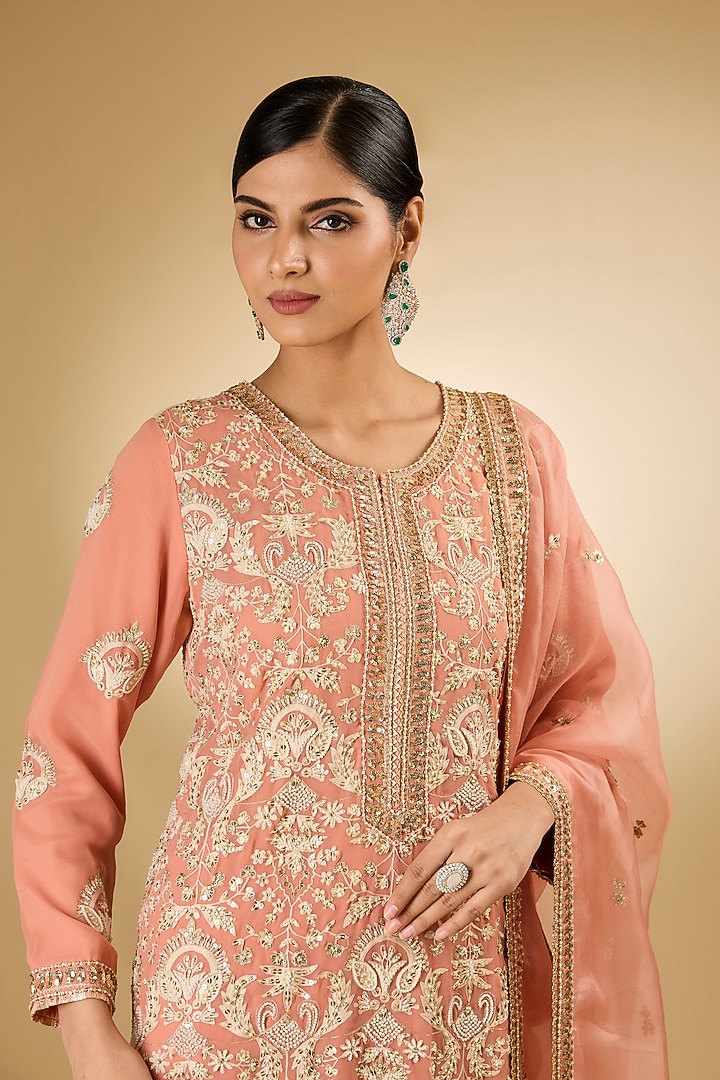 Peach Georgette Aari Resham Embroidered Kurta Set by Desho couture at Pernia's Pop Up Shop