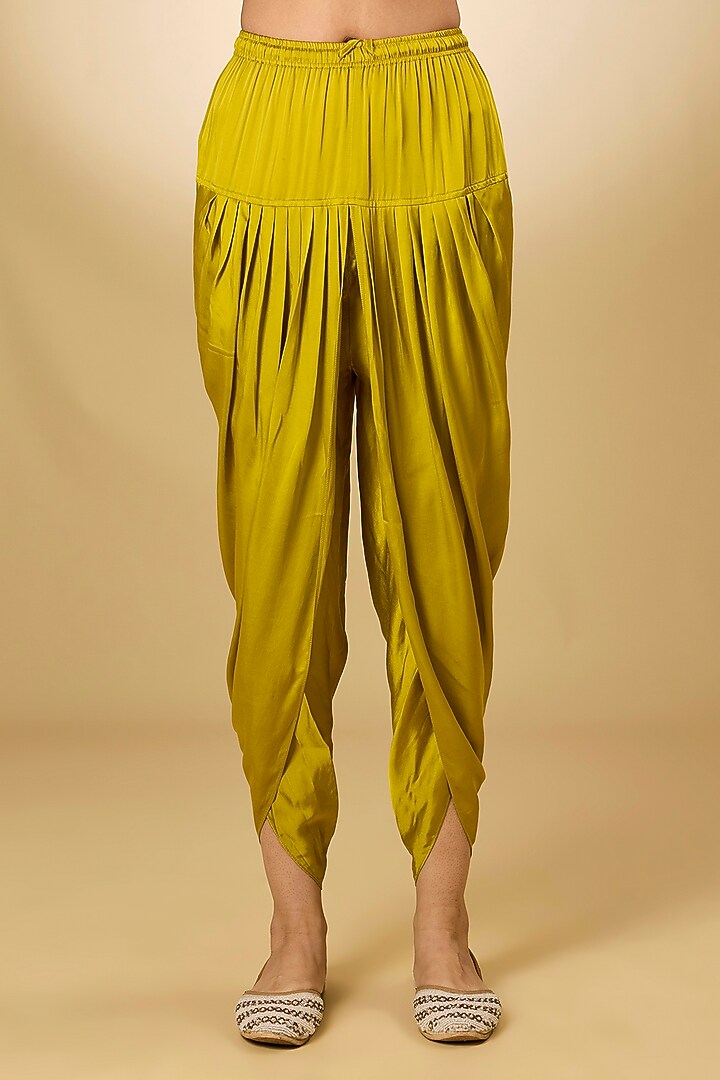 Yellow Georgette Aari Resham Embroidered Short Wedding Anarkali Set by Desho couture at Pernia's Pop Up Shop