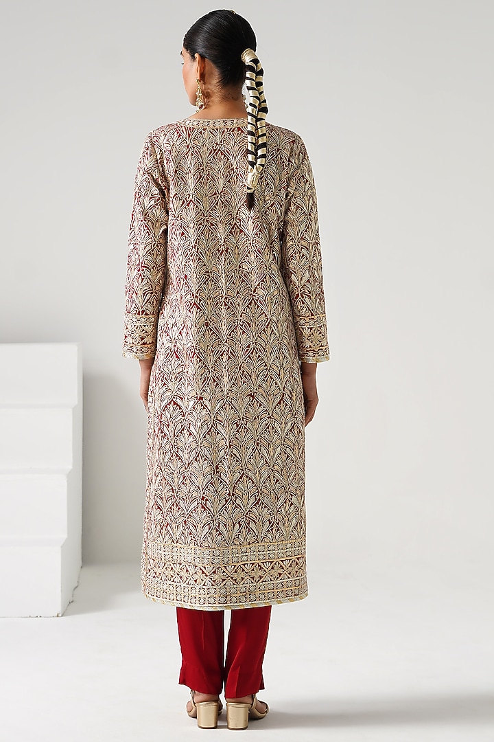 Red Georgette Embroidered Long Kurta Set by Desho couture at Pernia's Pop Up Shop