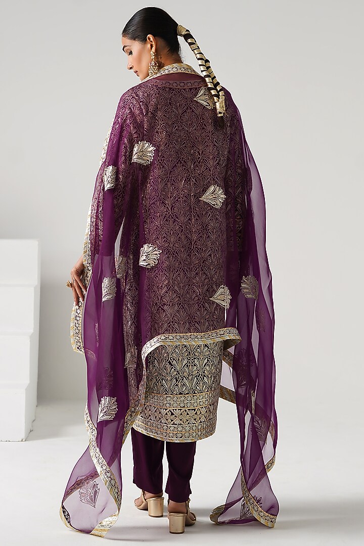 Purple Georgette Embroidered Long Kurta Set by Desho couture at Pernia's Pop Up Shop