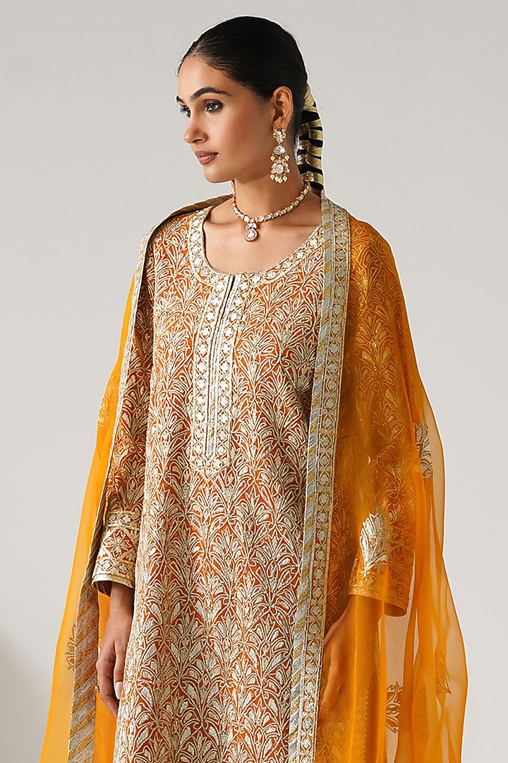 Yellow Georgette Embroidered Long Kurta Set by Desho couture at Pernia's Pop Up Shop