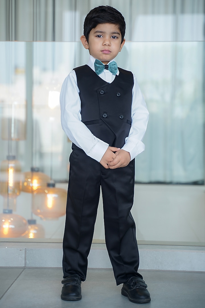 Green Velvet Coat Set For Boys by Devils N Angels at Pernia's Pop Up Shop