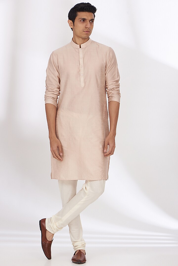 Peach Raw Silk Hand Embroidered Bundi Set by Dev Kumar at Pernia's Pop Up Shop