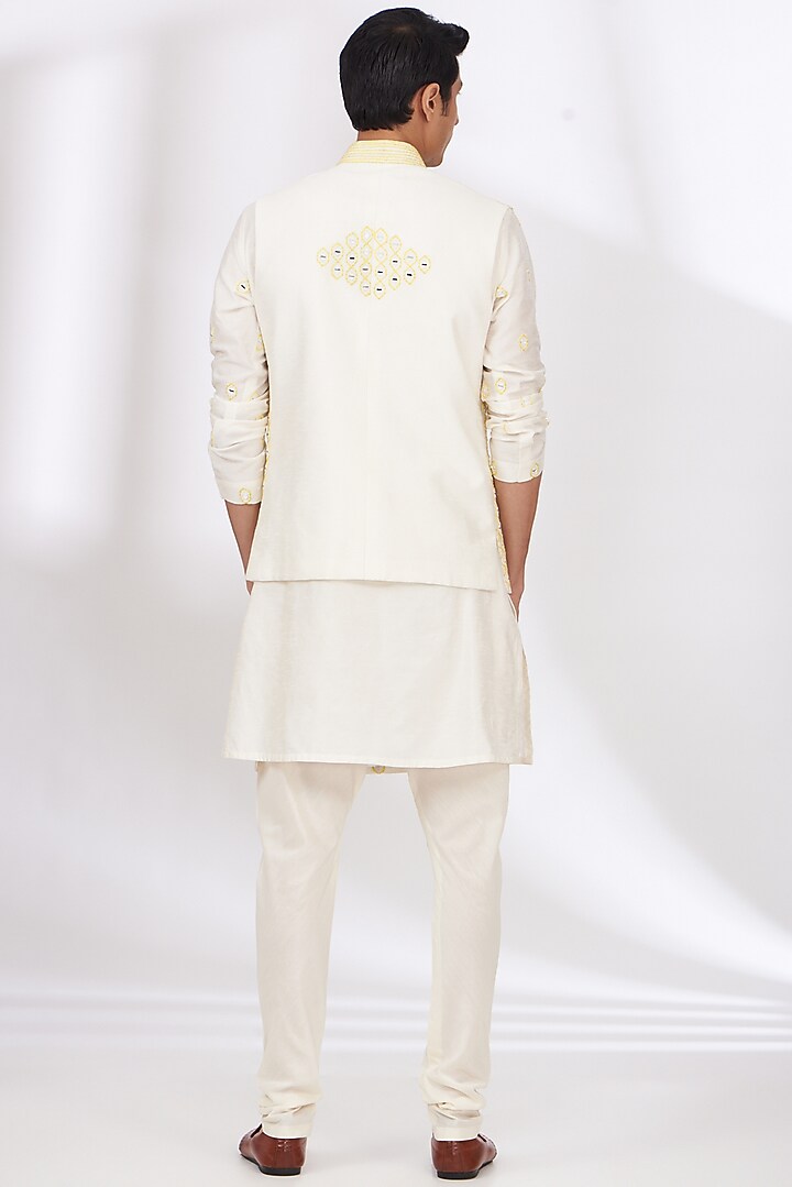 Ivory Raw Silk Embroidered Bundi Set by Dev Kumar at Pernia's Pop Up Shop