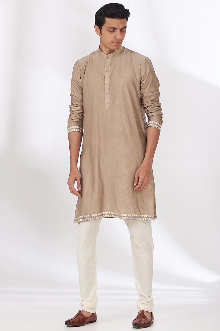 Champagne Gold Raw Silk Hand Embroidered Bundi Set by Dev Kumar at Pernia's Pop Up Shop