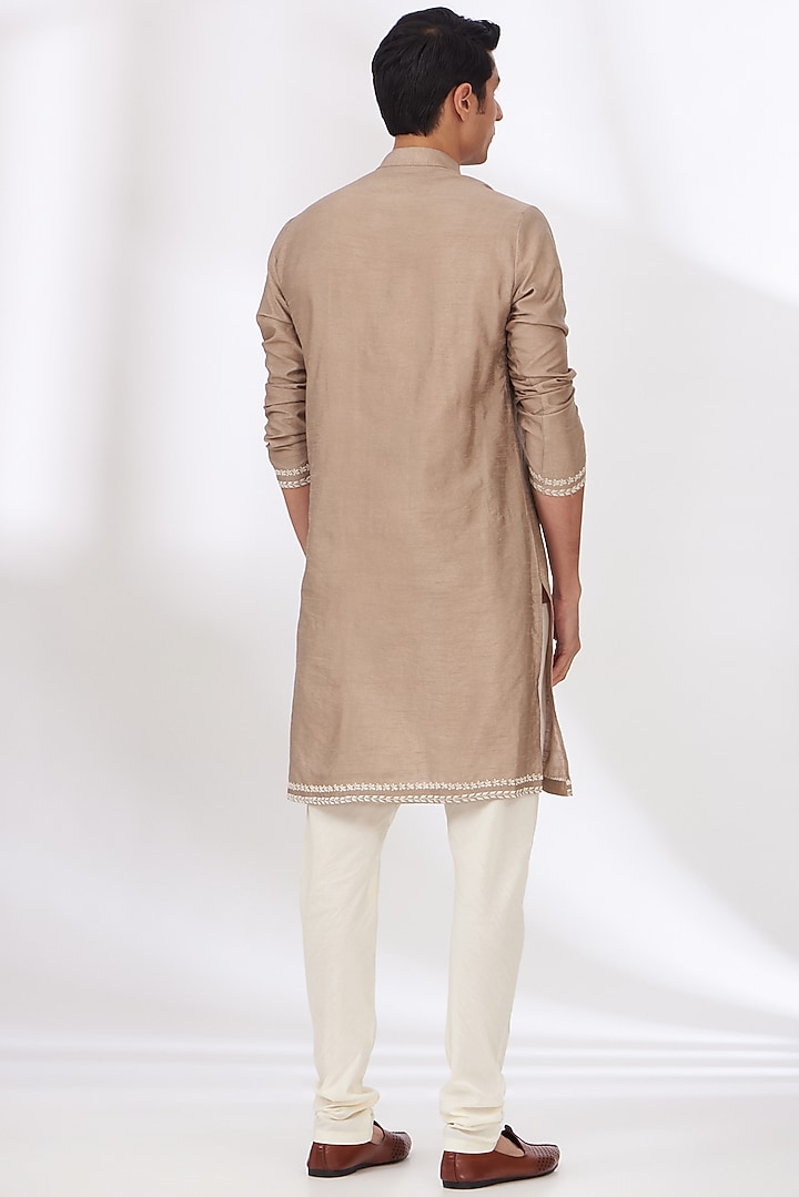 Champagne Gold Raw Silk Hand Embroidered Bundi Set by Dev Kumar at Pernia's Pop Up Shop