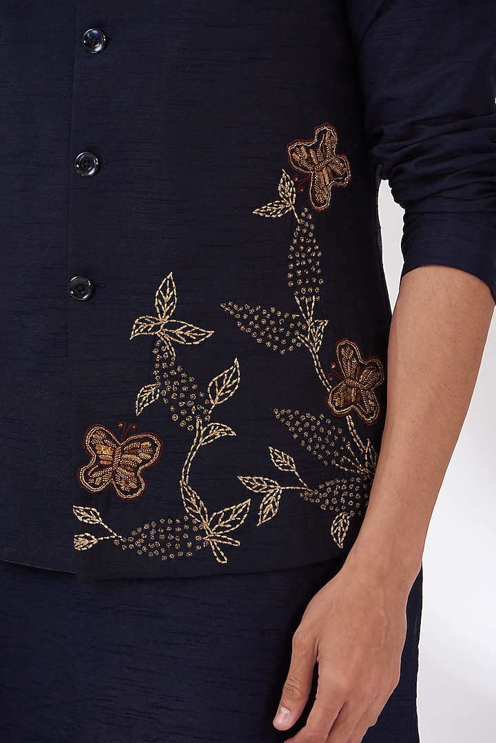 Dark Blue Raw Silk Hand Embroidered Bundi Set by Dev Kumar at Pernia's Pop Up Shop