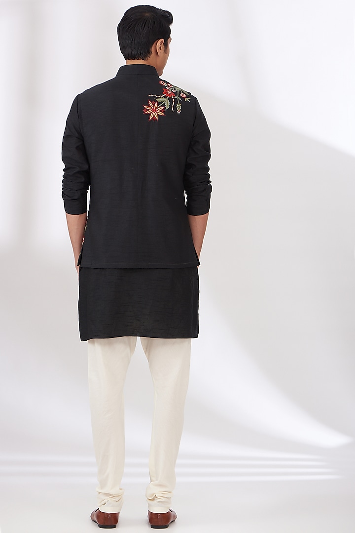 Black Raw Silk Hand Embroidered Bundi Set by Dev Kumar at Pernia's Pop Up Shop