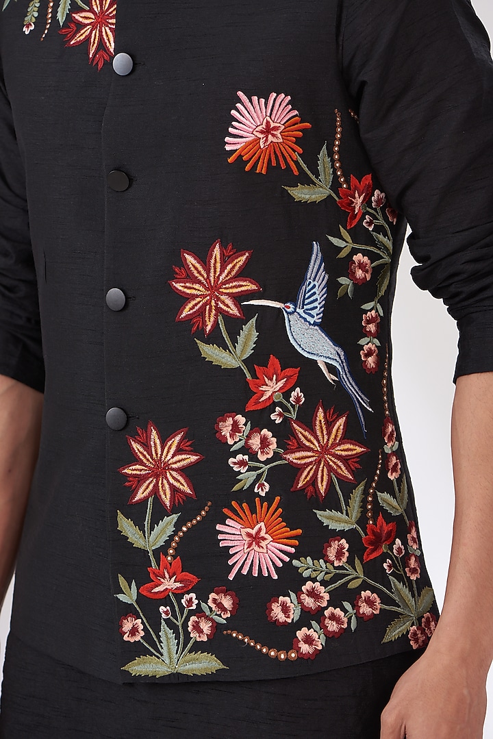 Black Raw Silk Hand Embroidered Bundi Set by Dev Kumar at Pernia's Pop Up Shop