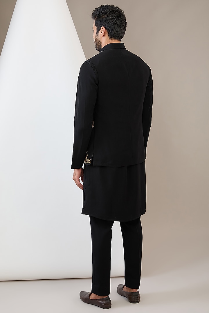 Black Italian Crepe Resham & Sequins Embroidered Bundi Jacket Set by Dev Kumar at Pernia's Pop Up Shop