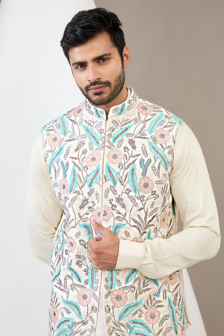 Ivory Raw Silk Resham & Dabka Embroidered Bundi Jacket Set by Dev Kumar at Pernia's Pop Up Shop