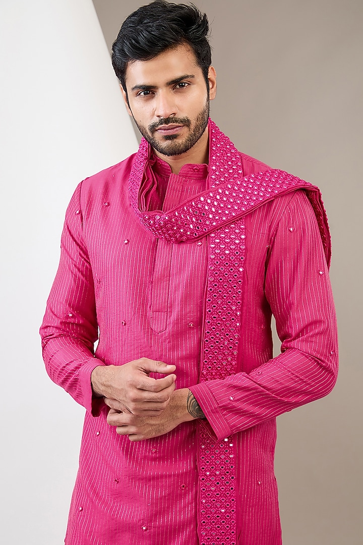 Pink Cotton Silk Mirror Embroidered Kurta Set by Dev Kumar at Pernia's Pop Up Shop