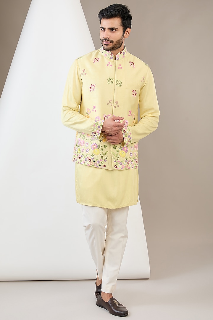 Yellow Cotton Silk Resham Embroidered Bundi Jacket Set by Dev Kumar