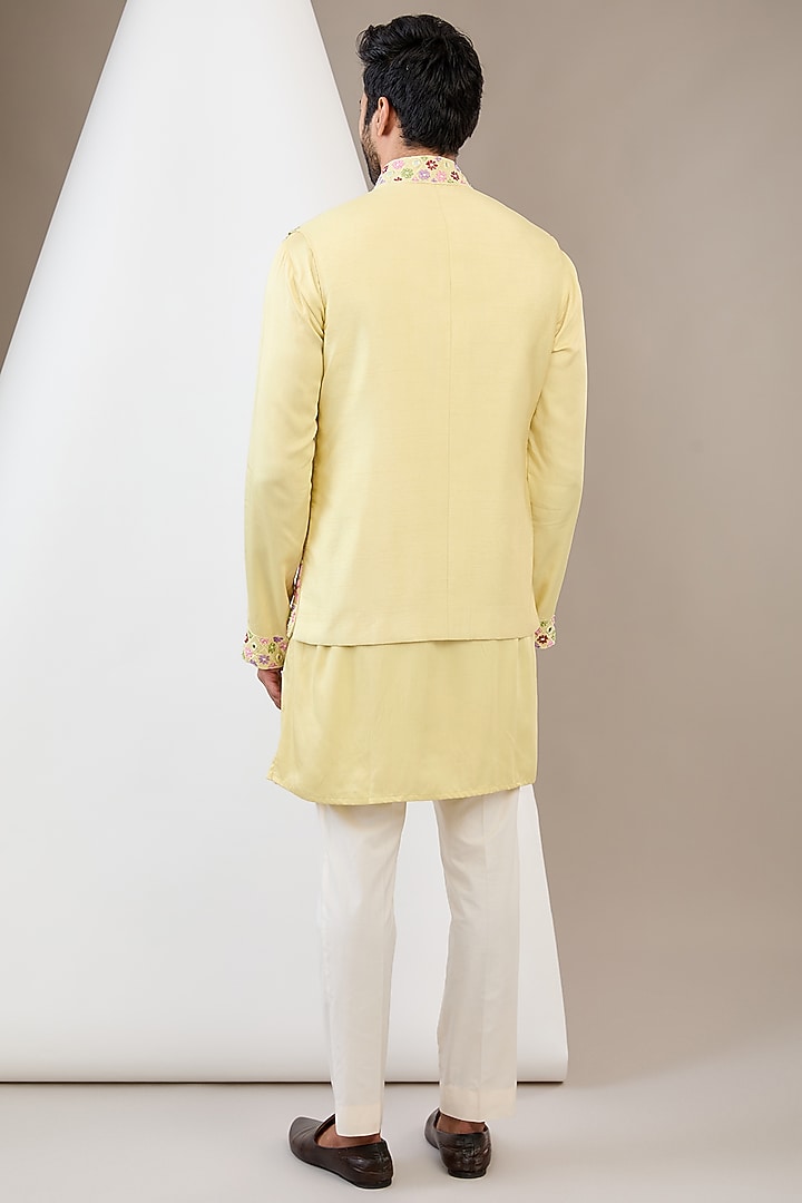 Yellow Cotton Silk Resham Embroidered Bundi Jacket Set by Dev Kumar at Pernia's Pop Up Shop