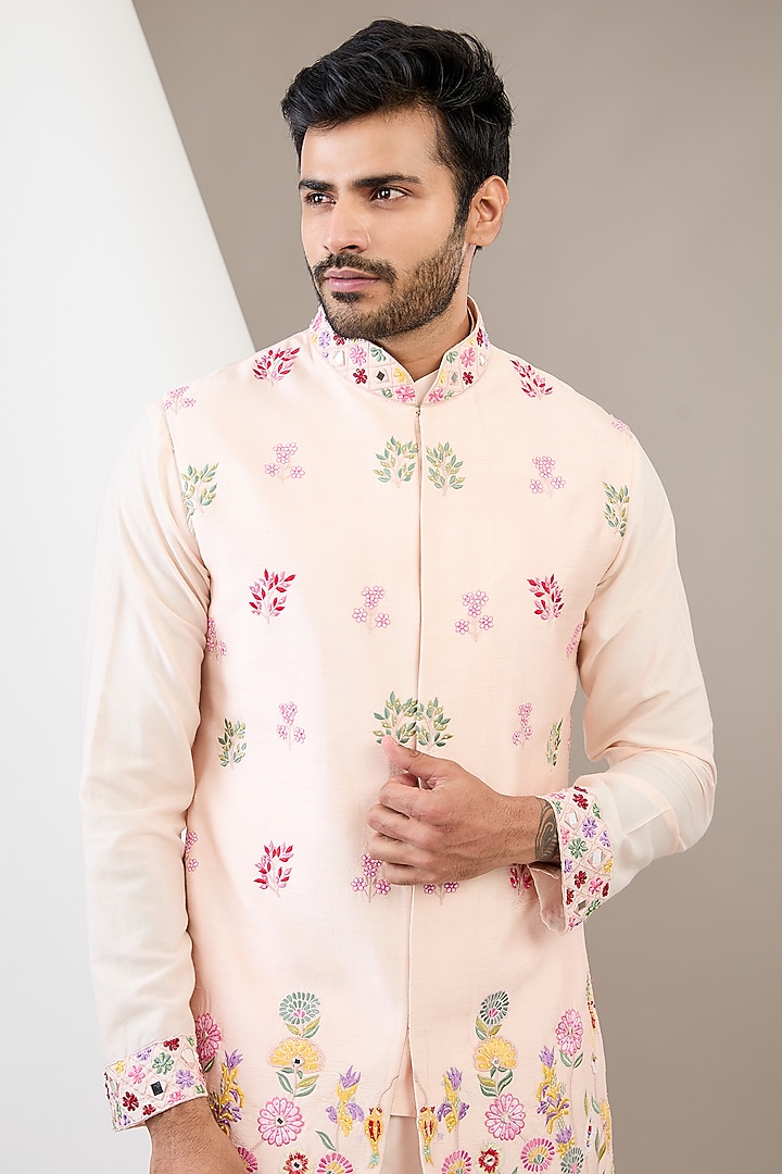 Peach Cotton Silk Hand Embroidered Bundi Jacket Set by Dev Kumar at Pernia's Pop Up Shop