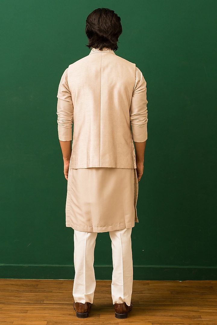 Dust Pink Italian Crepe Hand Embroidered Bundi Jacket Set by Dev Kumar at Pernia's Pop Up Shop