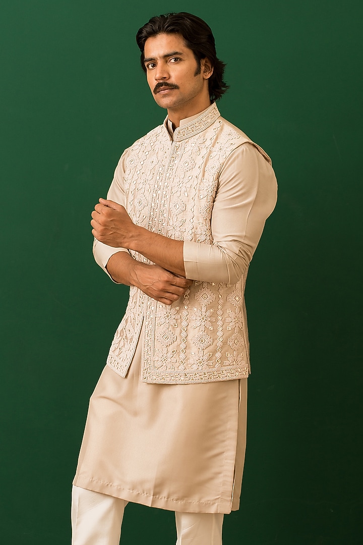 Dust Pink Italian Crepe Hand Embroidered Bundi Jacket Set by Dev Kumar at Pernia's Pop Up Shop