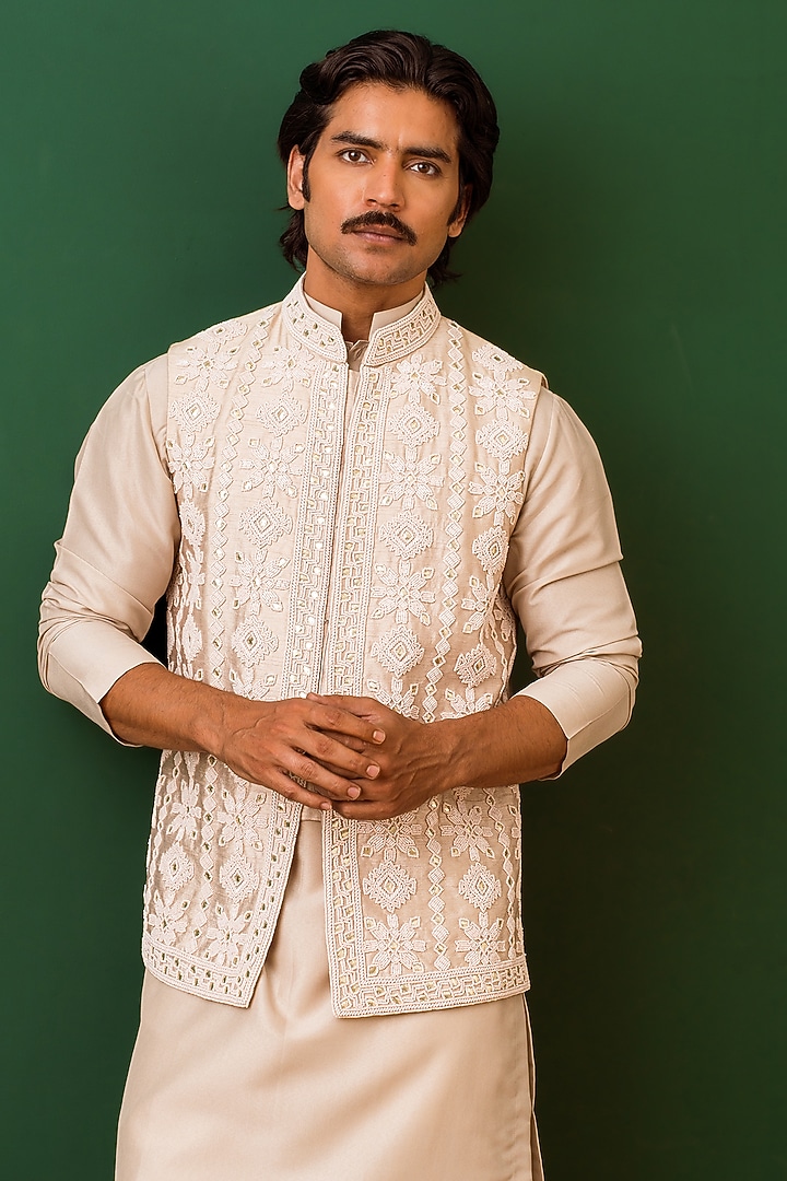 Dust Pink Italian Crepe Hand Embroidered Bundi Jacket Set by Dev Kumar at Pernia's Pop Up Shop