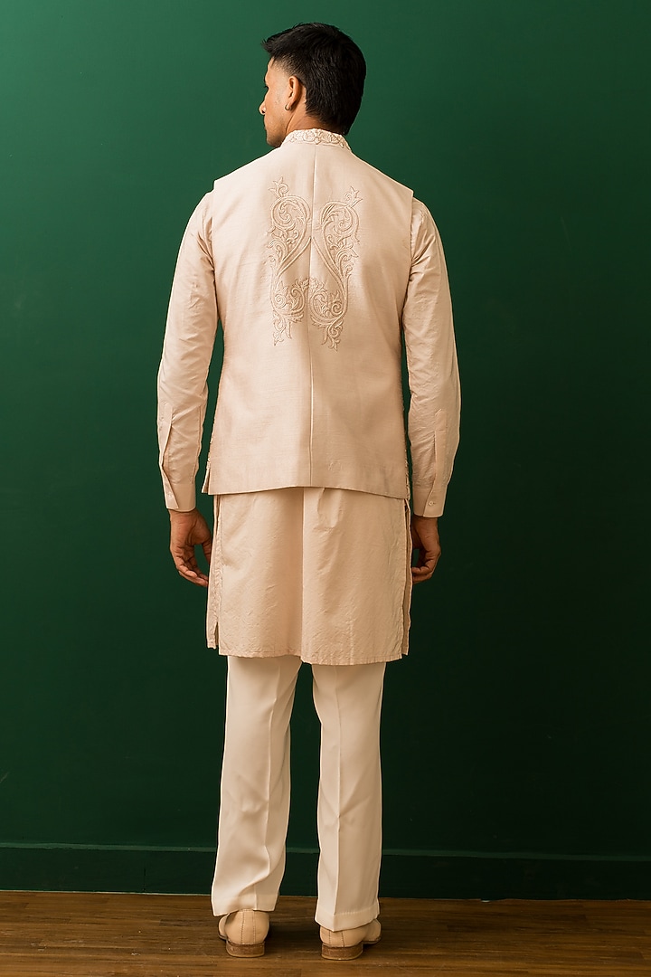 Peach Cotton Silk Resham Embroidered Bundi Jacket Set by Dev Kumar at Pernia's Pop Up Shop