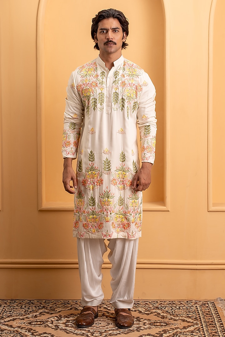 Ivory Italian Crepe Resham Embroidered Kurta Set by Dev Kumar at Pernia's Pop Up Shop