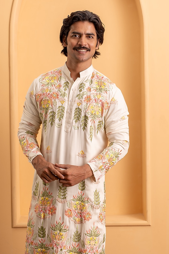 Ivory Italian Crepe Resham Embroidered Kurta Set by Dev Kumar at Pernia's Pop Up Shop