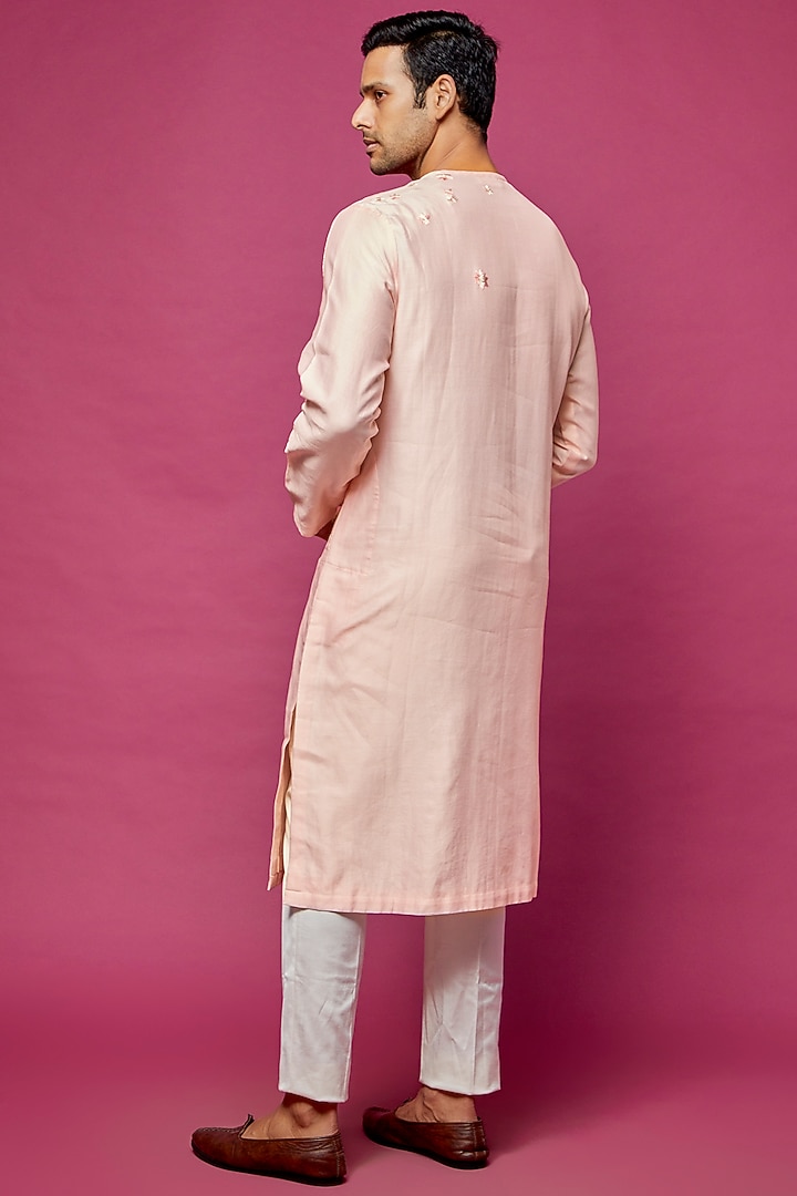 Light Pink Chanderi Silk Kurta by Dev R Nil Men at Pernia's Pop Up Shop