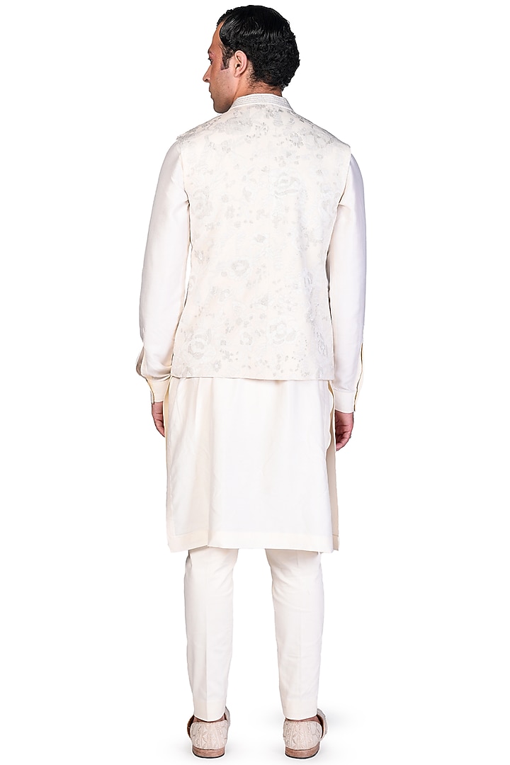 Off White Kurta Set With Embroidered Bundi Jacket by Dev R Nil Men at Pernia's Pop Up Shop