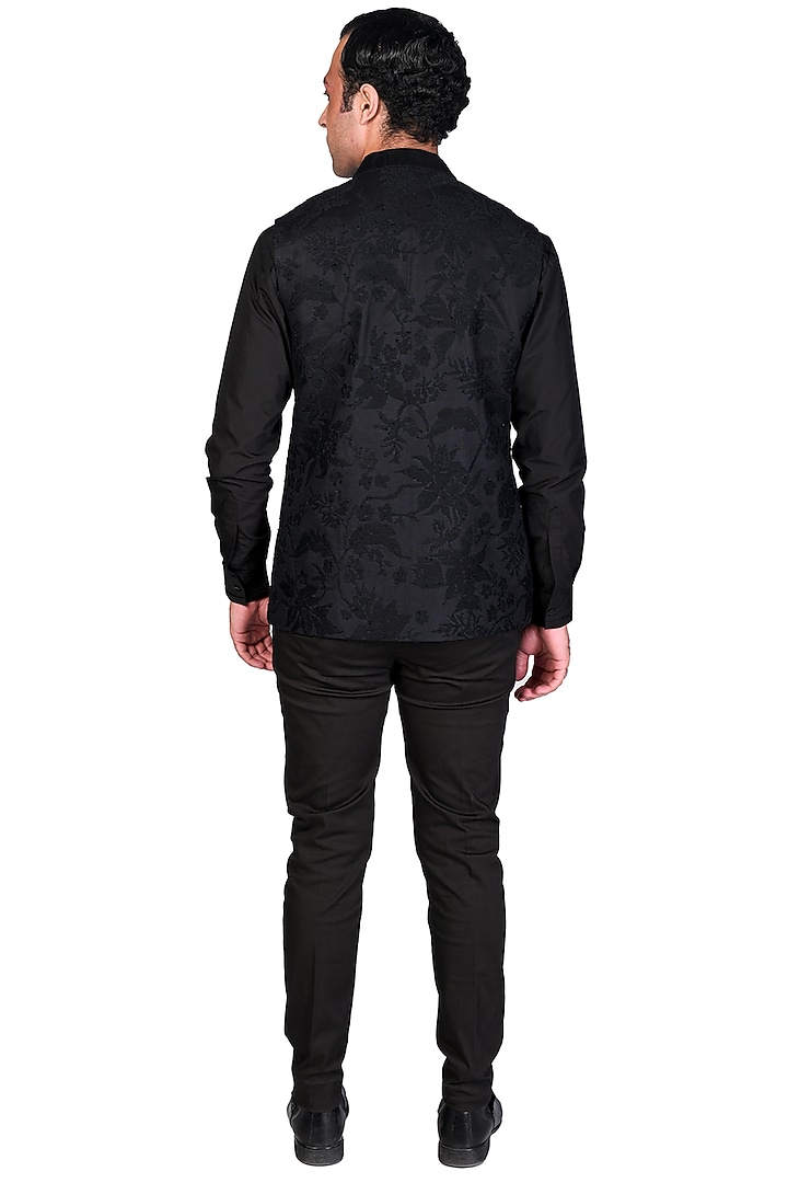 Black Silk & Organza Thread Embroidered Bundi Jacket Set by Dev R Nil Men at Pernia's Pop Up Shop