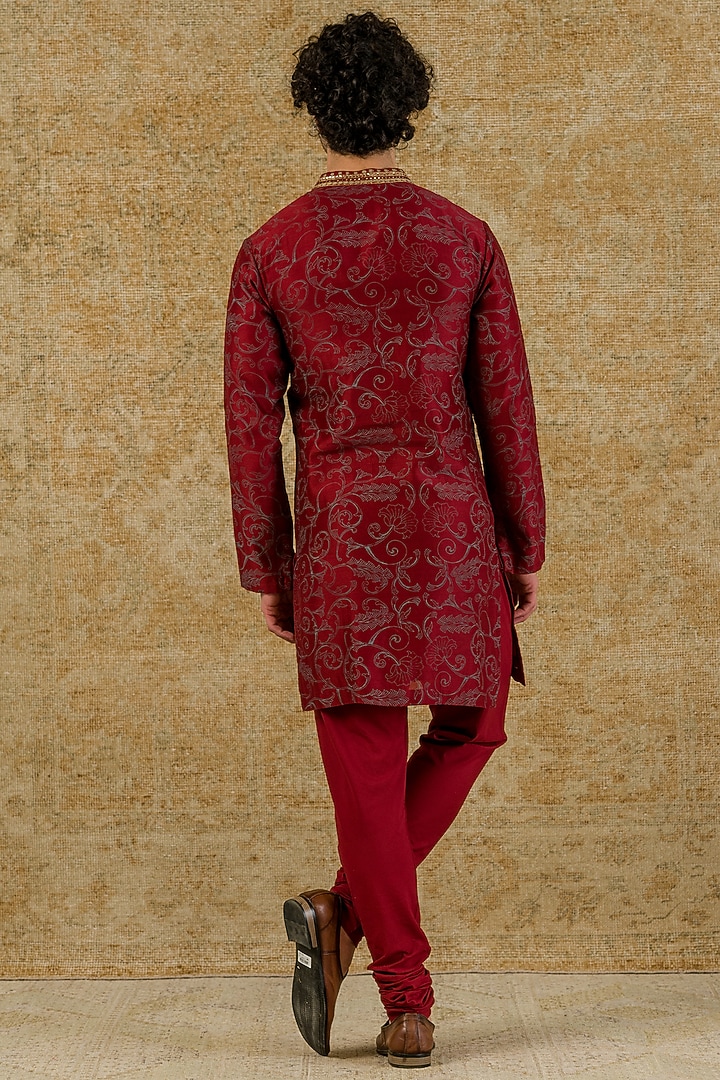 Maroon Chanderi Embroidered & Printed Kurta Set by Devnaagri Men at Pernia's Pop Up Shop