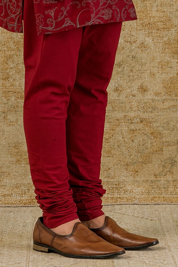 Maroon Chanderi Embroidered & Printed Kurta Set by Devnaagri Men at Pernia's Pop Up Shop