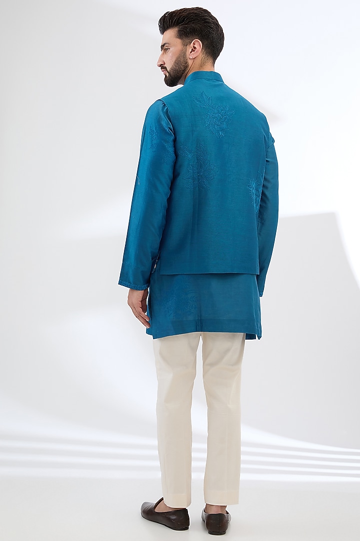Blue Tussar Linen Thread Embroidered Bundi Jacket Set by Devnaagri Men at Pernia's Pop Up Shop