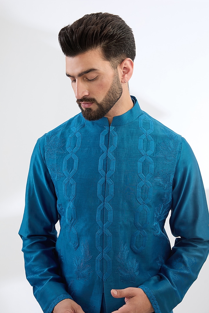 Blue Tussar Linen Thread Embroidered Bundi Jacket Set by Devnaagri Men at Pernia's Pop Up Shop