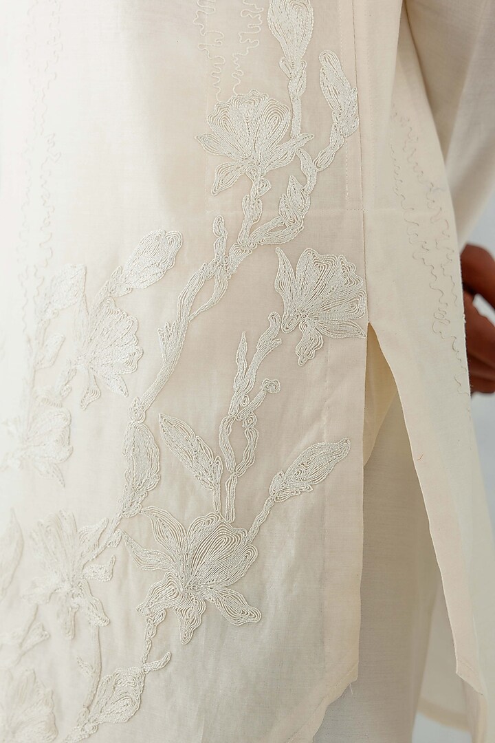 Ivory Silk Chanderi & Cotton Silk Blend Embroidered Kurta Set by Devnaagri Men at Pernia's Pop Up Shop