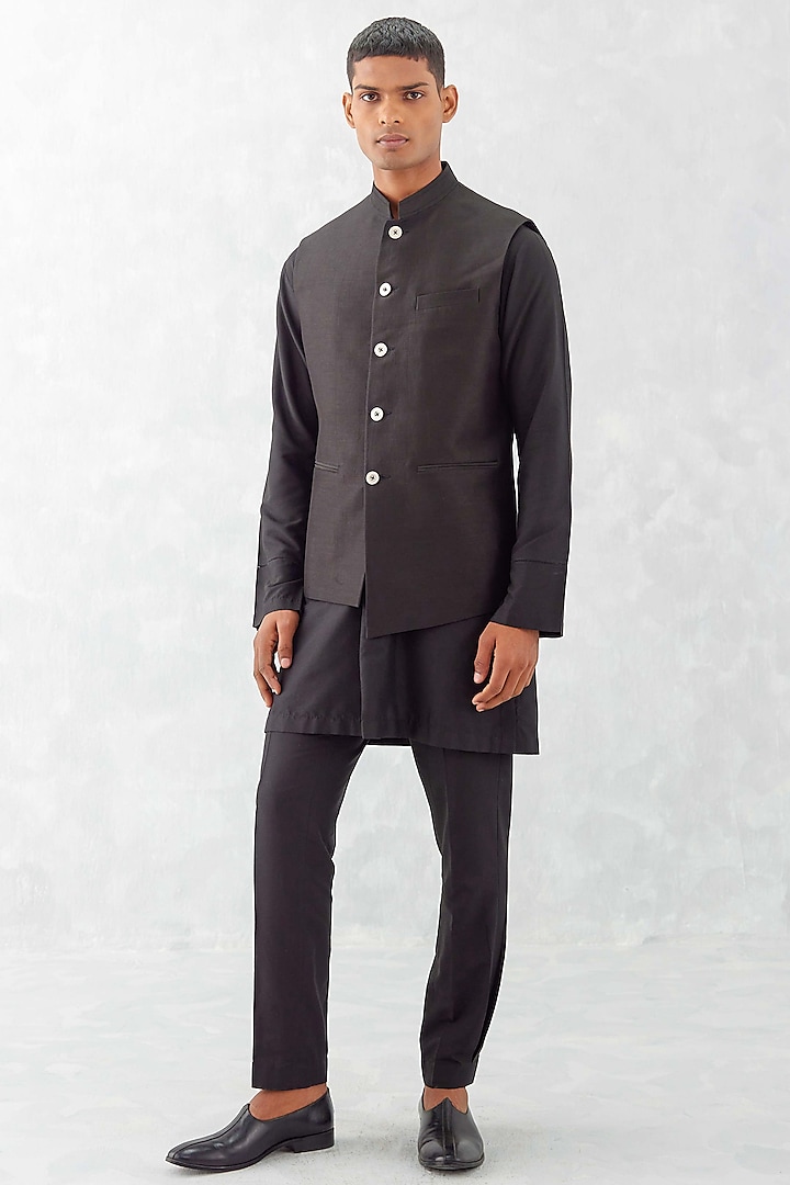 Black Linen Satin Bundi Jacket Set by Devnaagri Men