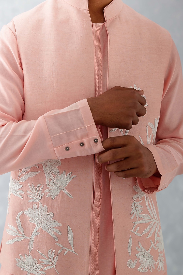 Blush Pink Linen Satin Thread Embroidered Bundi Jacket Set by Devnaagri Men at Pernia's Pop Up Shop