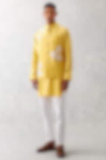 Mango Yellow Linen Satin Embroidered Bundi Jacket With Kurta Set by Devnaagri Men