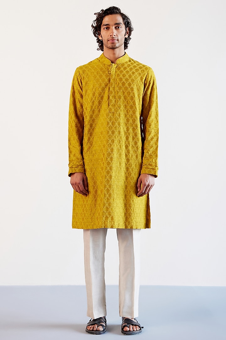Mustard Silk Chanderi Textured Kurta Set by Devnaagri Men