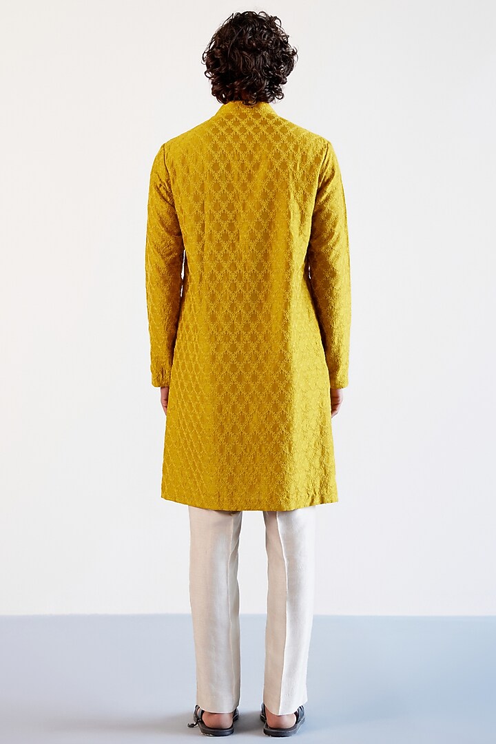 Mustard Silk Chanderi Textured Kurta Set by Devnaagri Men at Pernia's Pop Up Shop