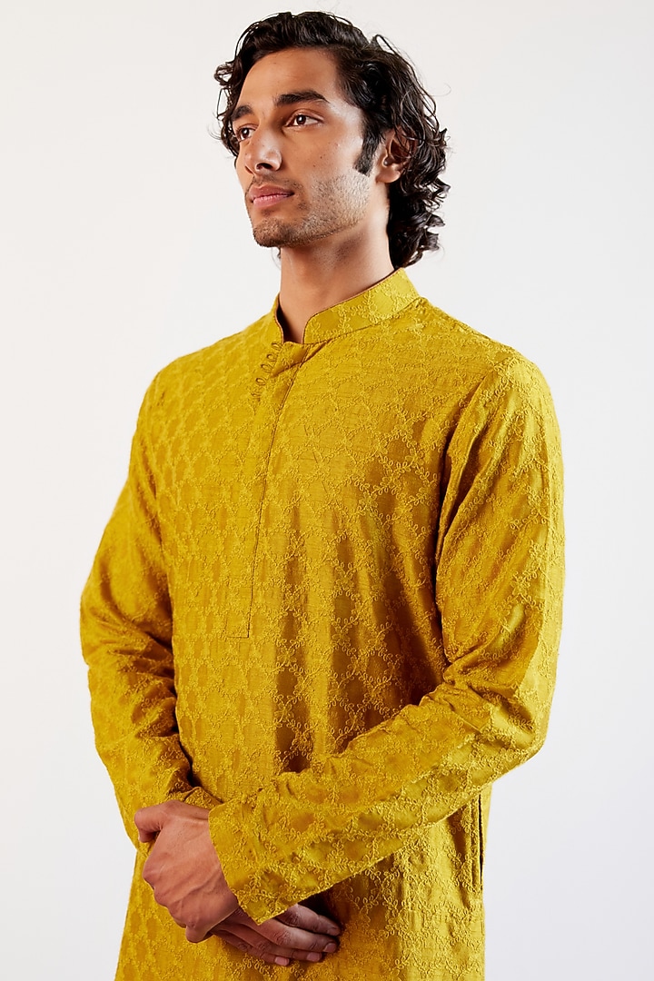 Mustard Silk Chanderi Textured Kurta Set by Devnaagri Men at Pernia's Pop Up Shop