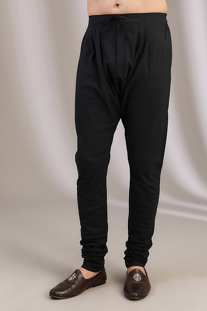 Black Chanderi & Cotton Embroidered Kurta Set by Devnaagri Men at Pernia's Pop Up Shop