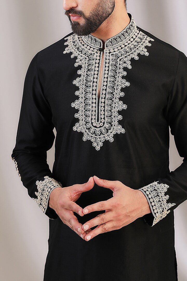 Black Chanderi & Cotton Embroidered Kurta Set by Devnaagri Men at Pernia's Pop Up Shop