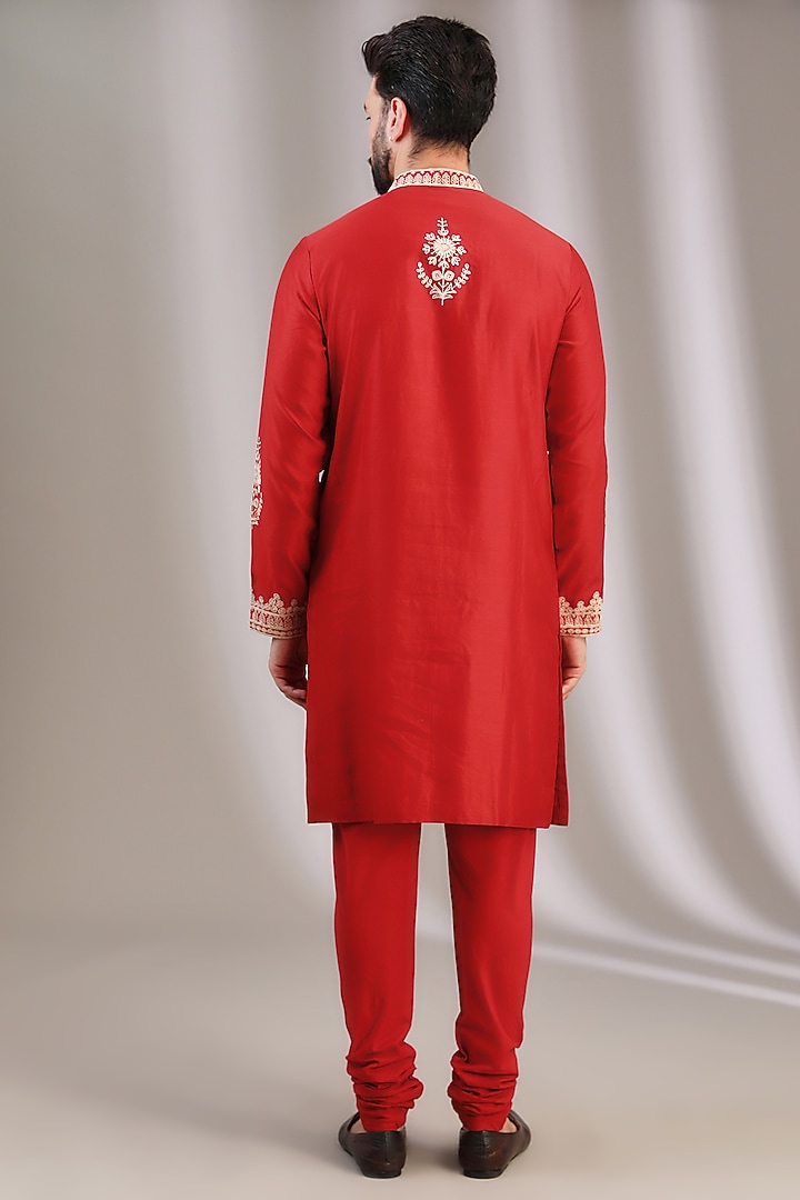 Red Chanderi & Cotton Embroidered Kurta Set by Devnaagri Men at Pernia's Pop Up Shop