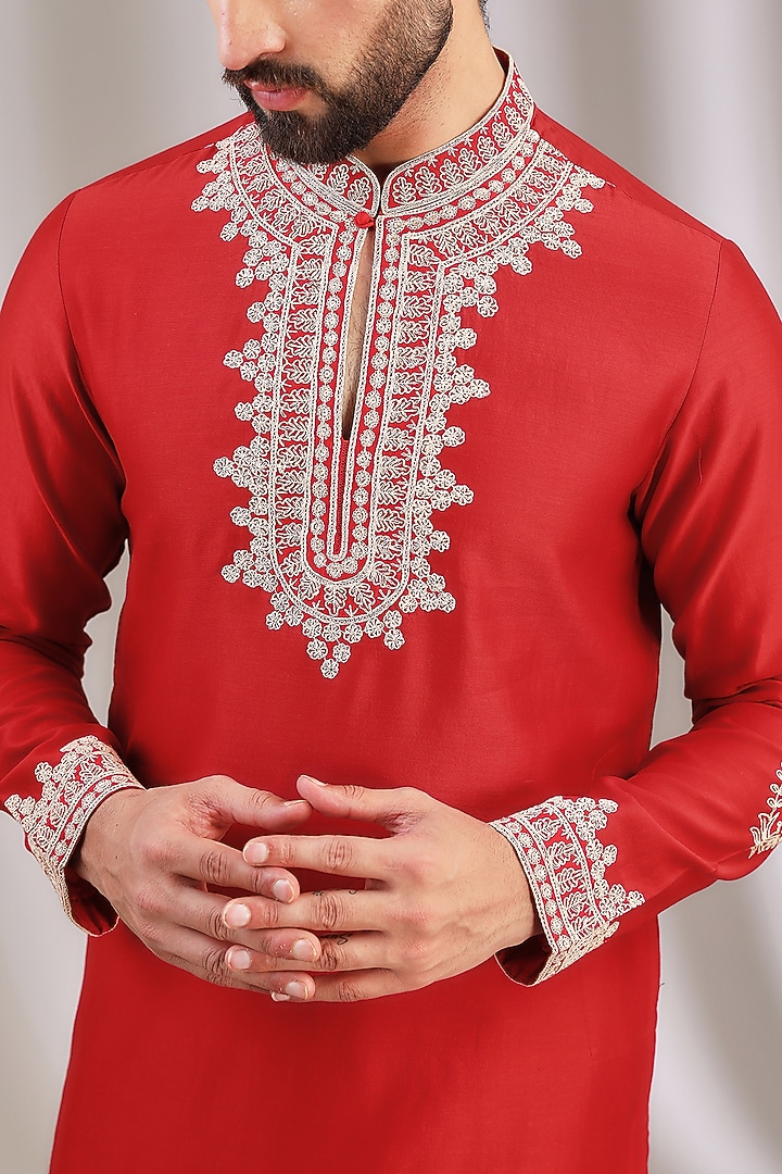 Red Chanderi & Cotton Embroidered Kurta Set by Devnaagri Men at Pernia's Pop Up Shop