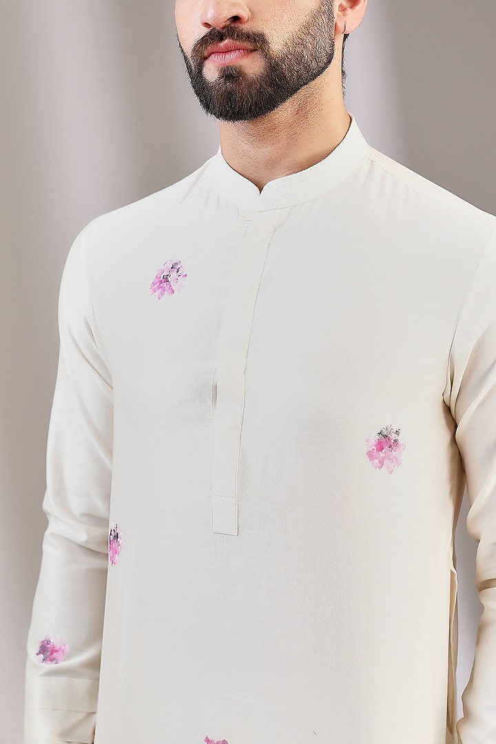 Ivory Silk Chanderi & Cotton Hand Painted Kurta Set by Devnaagri Men at Pernia's Pop Up Shop
