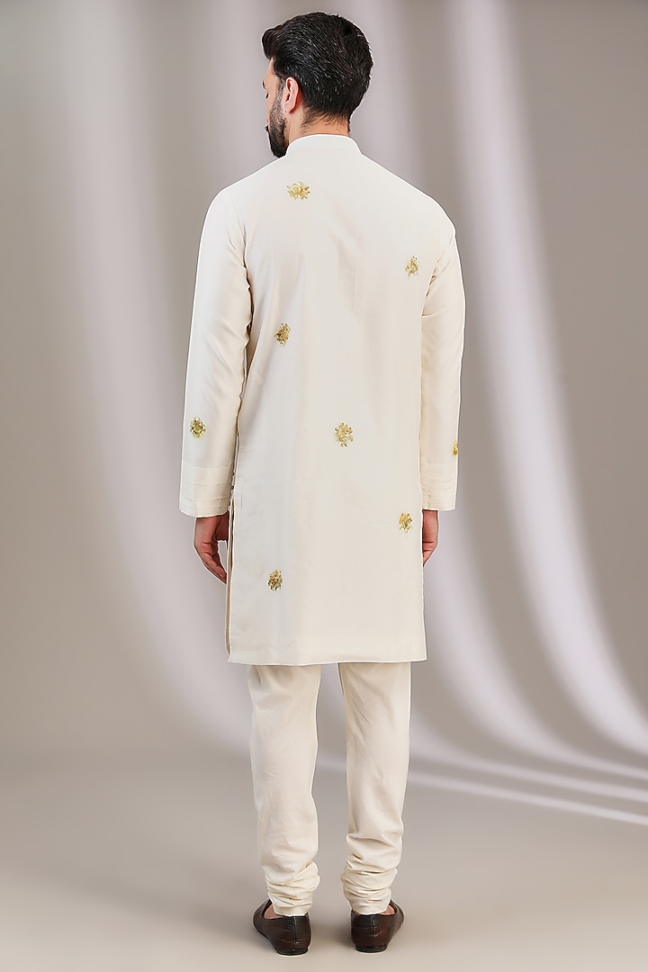 Ivory Silk Chanderi & Cotton Hand Painted Kurta Set by Devnaagri Men at Pernia's Pop Up Shop