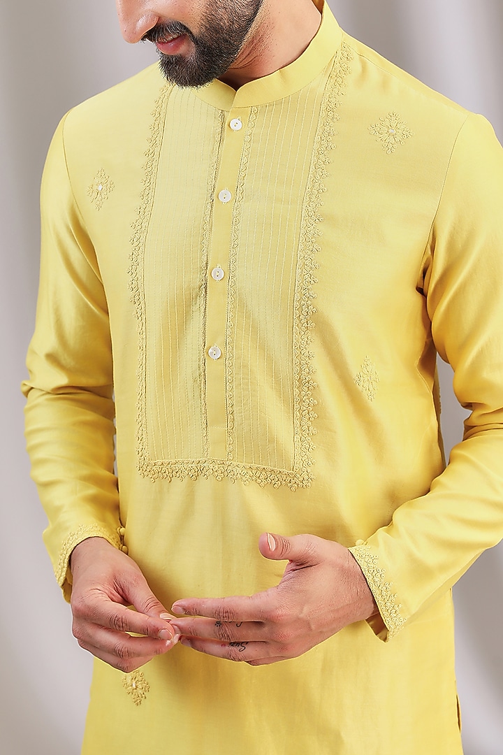 Yellow Silk Chanderi & Cotton Embroidered Kurta Set by Devnaagri Men at Pernia's Pop Up Shop